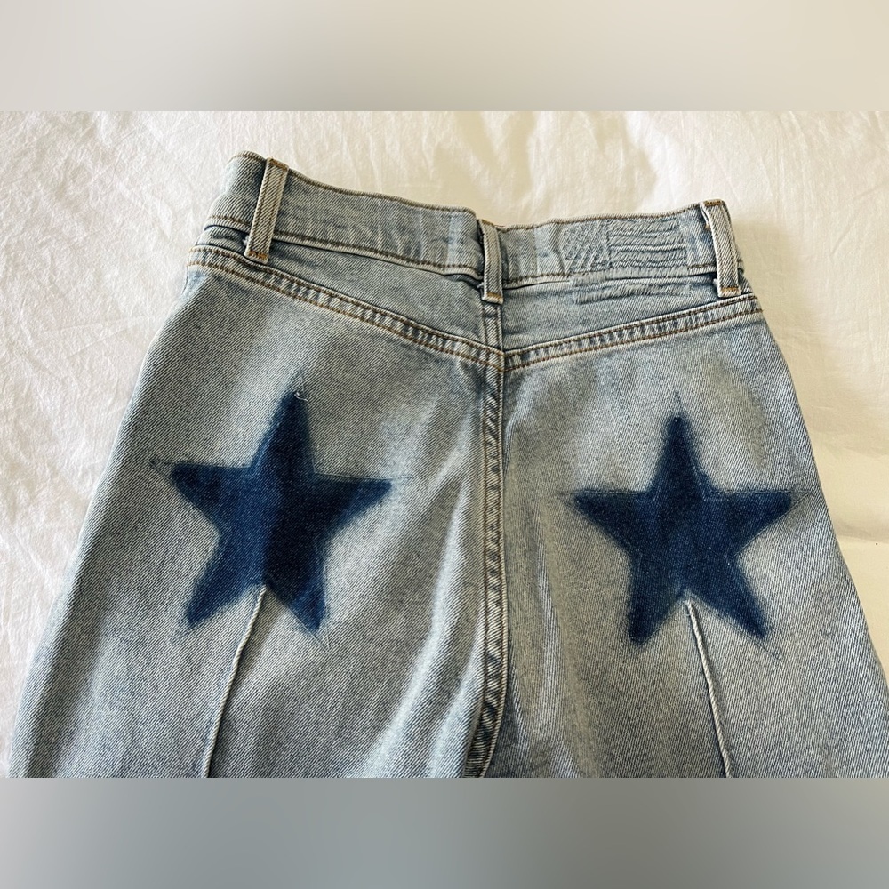 Revice Uptown Rising Star Distressed Light Wash High Rise Mom Jeans SZ 24 - Picture 4 of 11